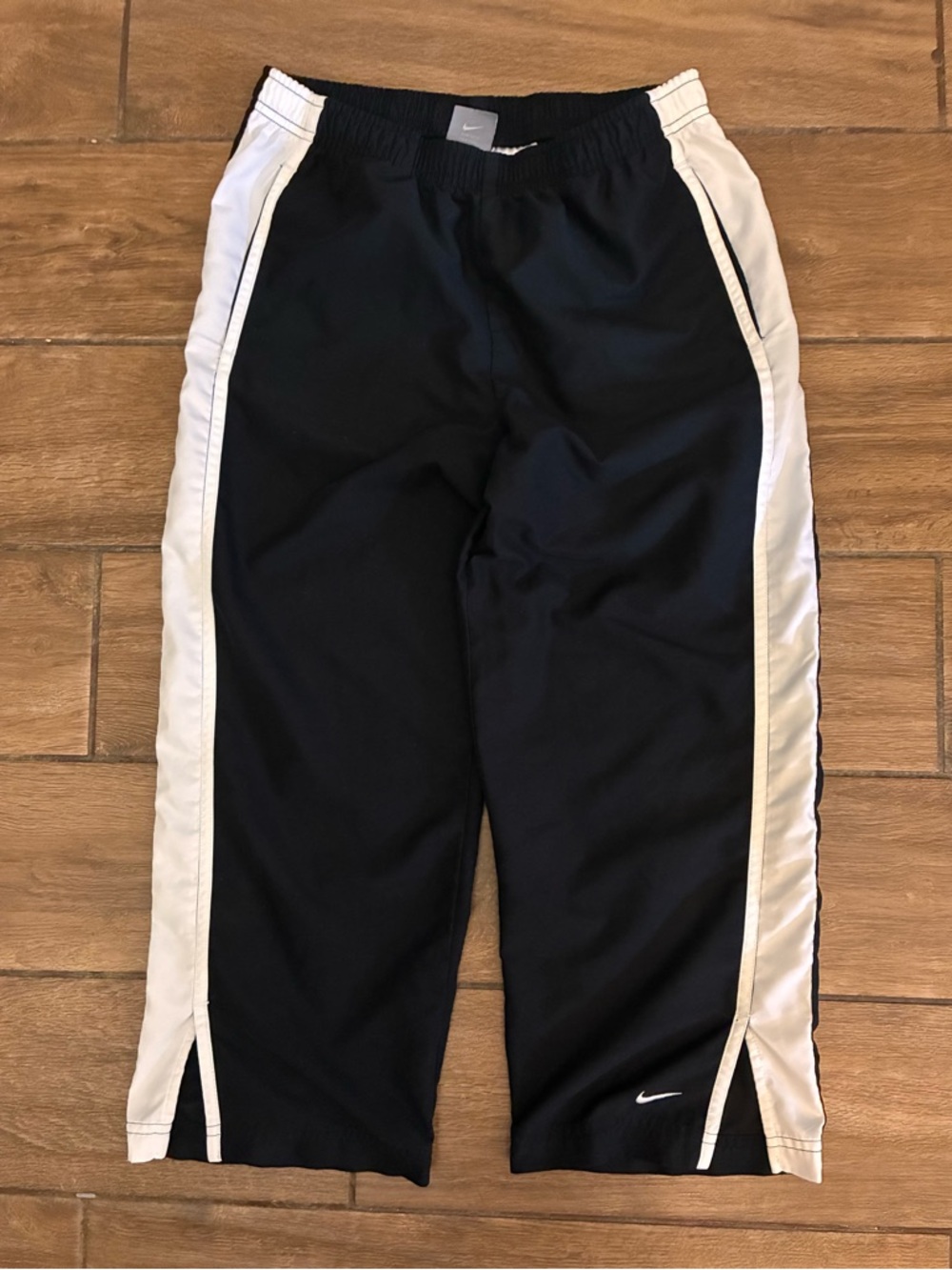Vintage Nike Y2K Baggy Wide Leg Crop Track Pants with Side Pleat Opening